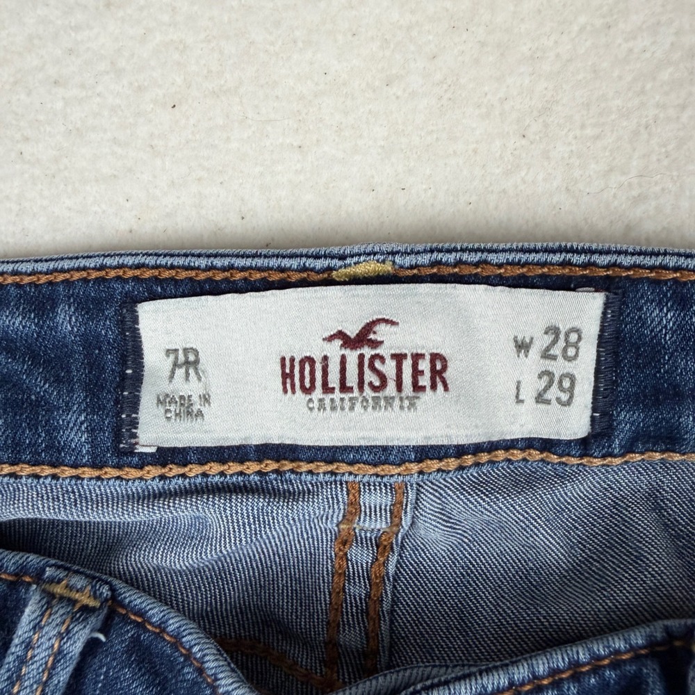 Hollister Womens Medium Wash Raw Hem Denim Bermuda Shorts Size 7R W28 L29 - Picture 4 of 7